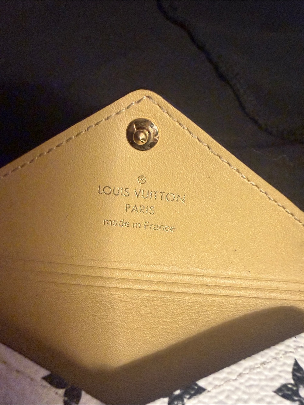 Louis Vuitton White Monogram Card Holder with Gold Snap - Picture 3 of 7